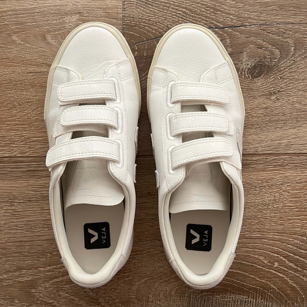 Veja Womens Campo Lowtop Size 9